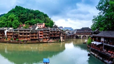 中国湖南省凤凰县美丽古镇 时差(盘照)