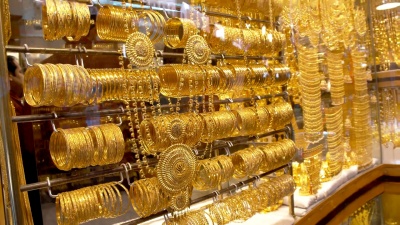 迪拜黄金市场上的珠宝首饰