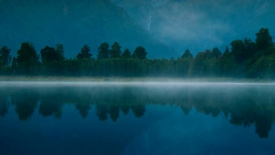 新西兰南阿尔卑斯山峡谷马西森湖狐狸冰川小镇美丽的风景