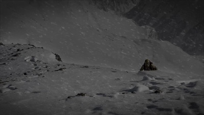 恶劣天气登山