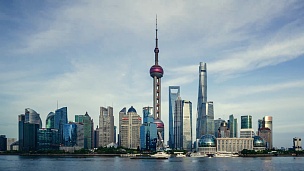 上海的现代城市景观和天际线.timelapse