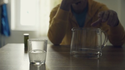 感冒病人吃药