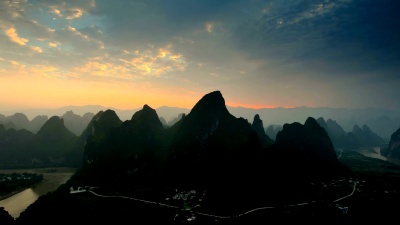 黎明漓江