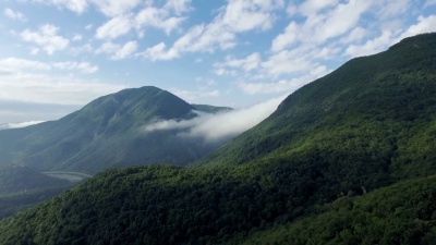 塞尔维亚西部晨景-Ovcar Kablar峡谷，空中 镜头