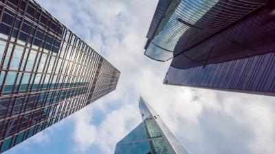  延时摄影 香港城市高层摩天大楼的垂直视图。现代城市商业区背景