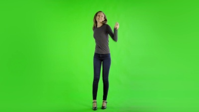高加索女性绿屏剪裁休闲