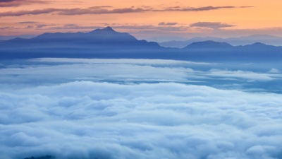 高清 高山自然云雾的延时快速移动
