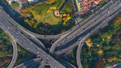 夜间空中公路枢纽