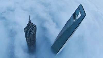   平流层云上的上海天际线，中国