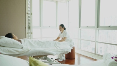 高级按摩师足部按摩