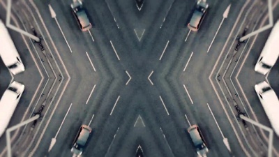 城市交通。空中背景。镜像效应