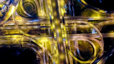  鸟瞰曼谷高速公路的延时摄影或超延迟夜间城市景观