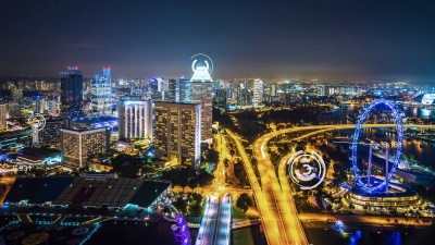 云天中现代智慧城市市中心的现代建筑。延时