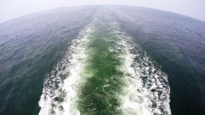 海洋上的船尾流