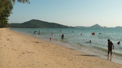  延时 家庭海边度假