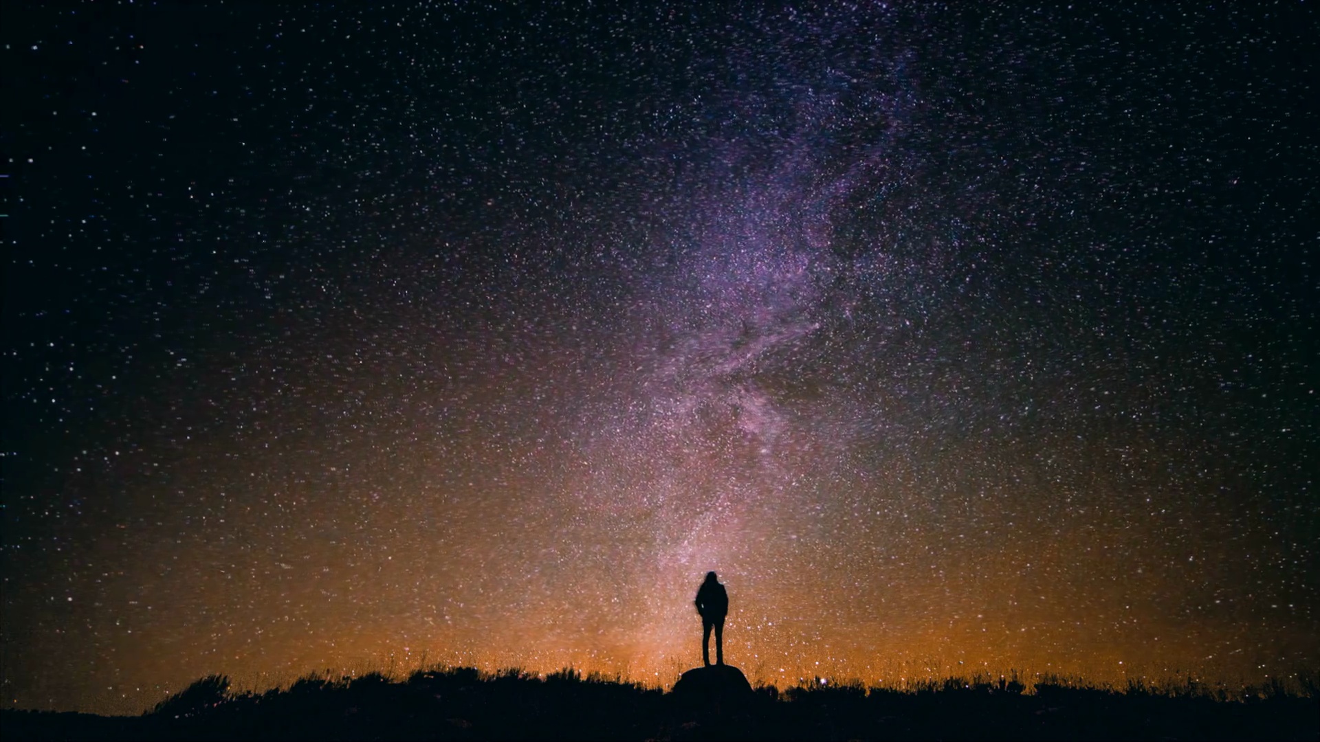  人星惊奇地凝视夜空的电影