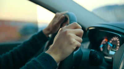 驾驶汽车