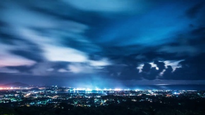 晚上鸟瞰岛屿。延时视频