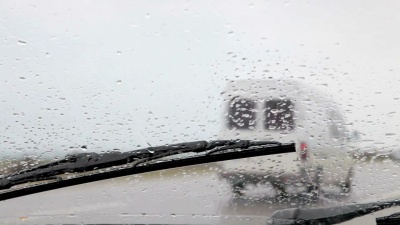 雨天开车