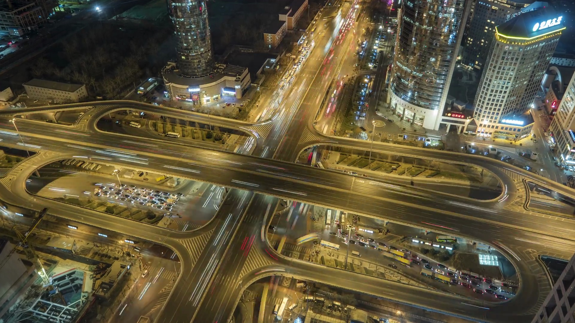 T/L WS HA ZI北京道路交叉口夜间鸟瞰