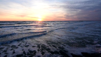 海上日落，海浪，黑海，阿纳帕，俄罗斯