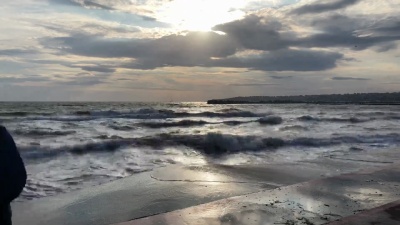 年轻人看海