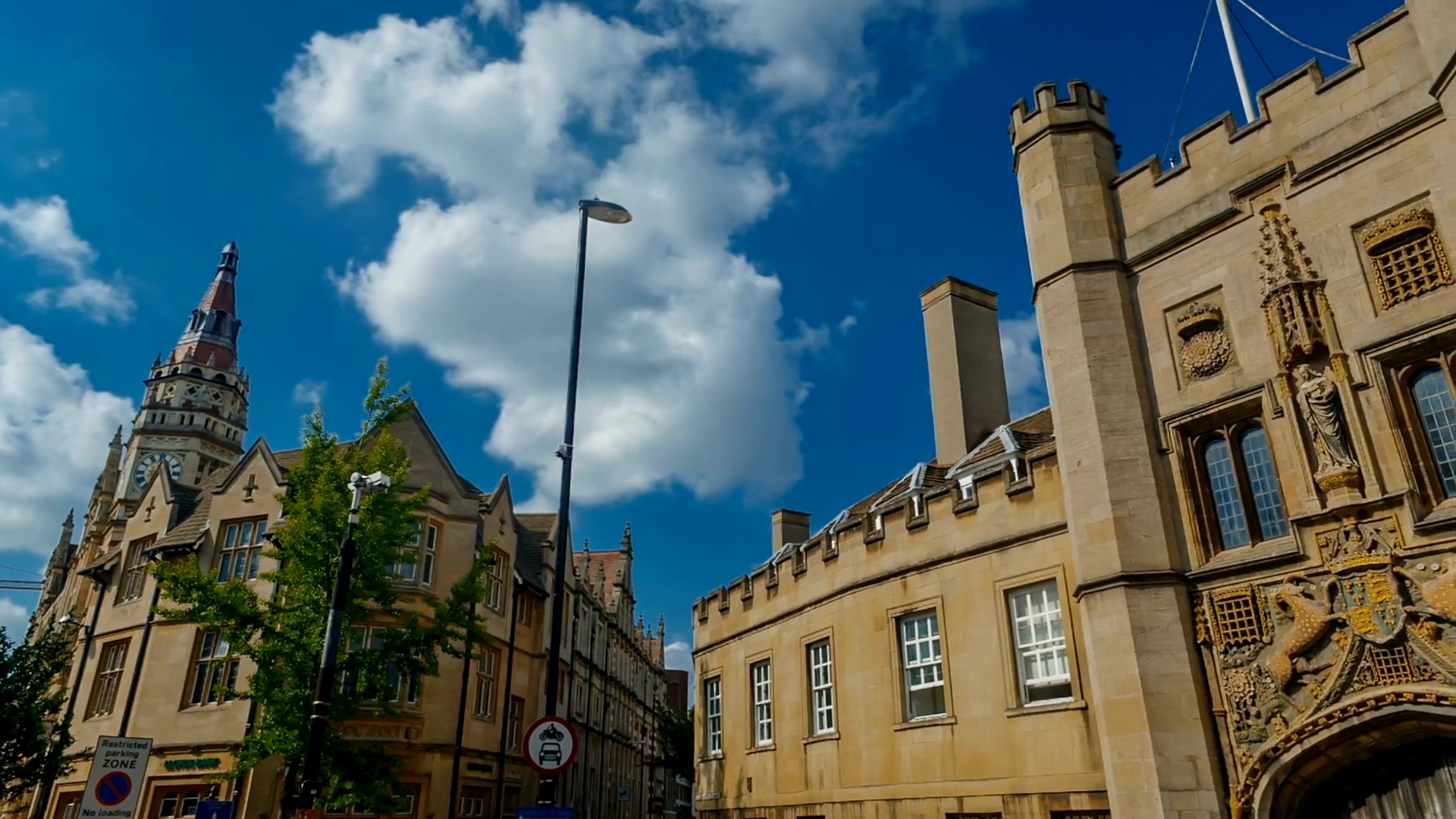 英国剑桥三一学院大学