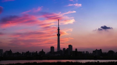 日落时东京天空树和云的 时间延迟