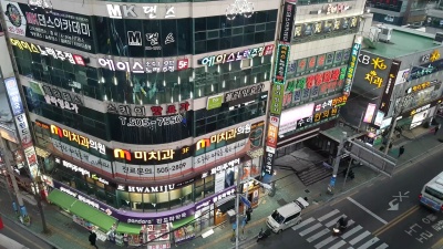 亚洲韩国釜山Sajik-Dong街景