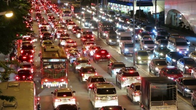 夜间城市交通拥堵