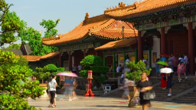 中国晴天珠海著名的新元明拥挤公园全景 时差