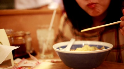 喜欢在日本餐馆吃拉面