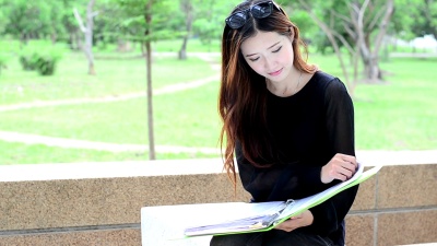 亚洲女学生相貌简介