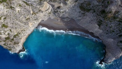 隐蔽海滩