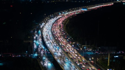 T/L HA夜间拥挤高峰时间交通/北京，中国