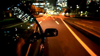 晚上开车