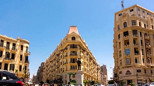 埃及开罗市中心著名的Talaat Harb广场