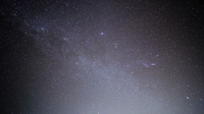 流星雨对夜星的延时作用