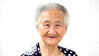 高级亚洲女性微笑