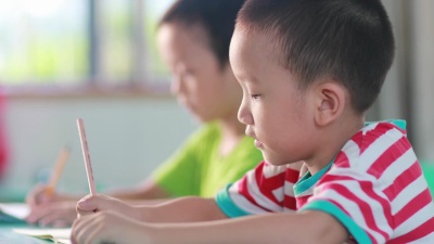 孩子们在上课