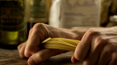 打破意大利面条，慢动作