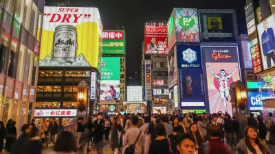 在大阪的南坝街市场，Timelapse拥挤的人群