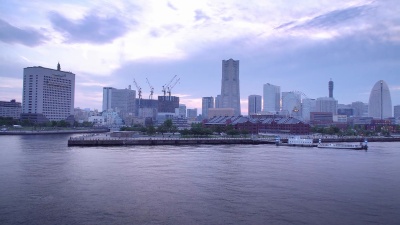 黄昏时的横滨湾