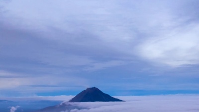 锡那邦火山火山爆发
