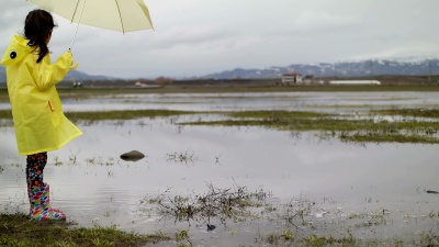 雨和孩子