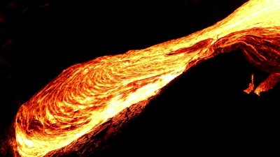 夏威夷 熔岩在夜间爆发