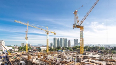 现代城市中的新建筑地点。延时摄影