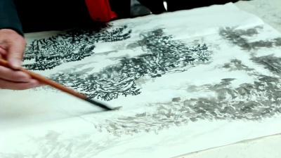 中国艺术家用毛笔画中国画，实时。