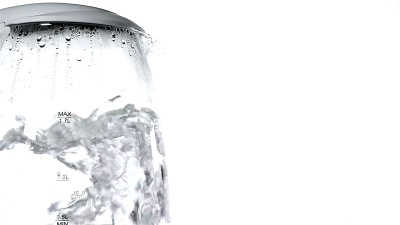 电热水壶中带气泡的水沸腾，慢动作