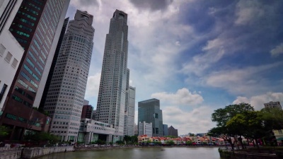 阳光灿烂的一天新加坡城市船坞市中心河边全景 延时摄影
